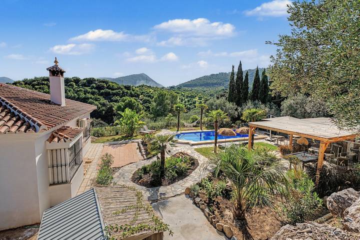 Bed and Breakfast 'La Única' with Mountain View, Wi-Fi and Air Conditioning in Coín, Málaga Province