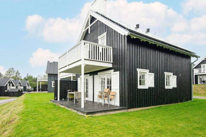 Ferienhaus für 8 Personen, mit Terrasse und Pool sowie Whirlpool und Sauna in Silkeborg