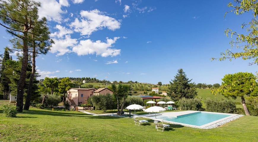 B&b per 6 persone, con Terrazza e Giardino nonché Piscina e Panorama a Sant'Elpidio a Mare