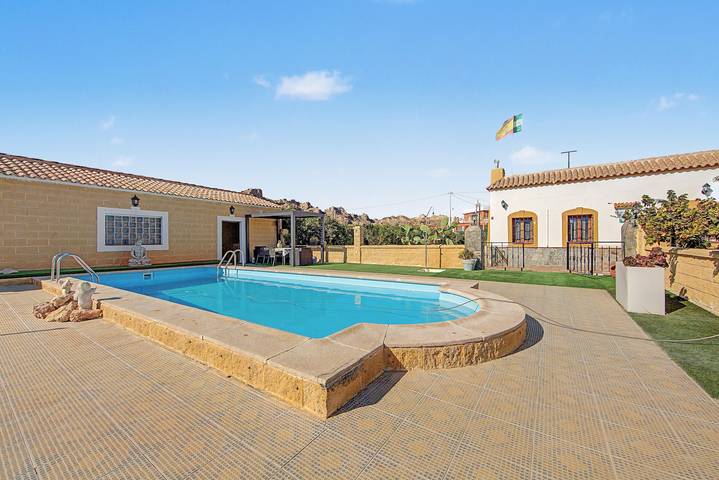 Casa de férias 'Casa Rural Paulenca' com vista para a montanha, Wi-Fi e ar condicionado in Gádor, Almeria Província