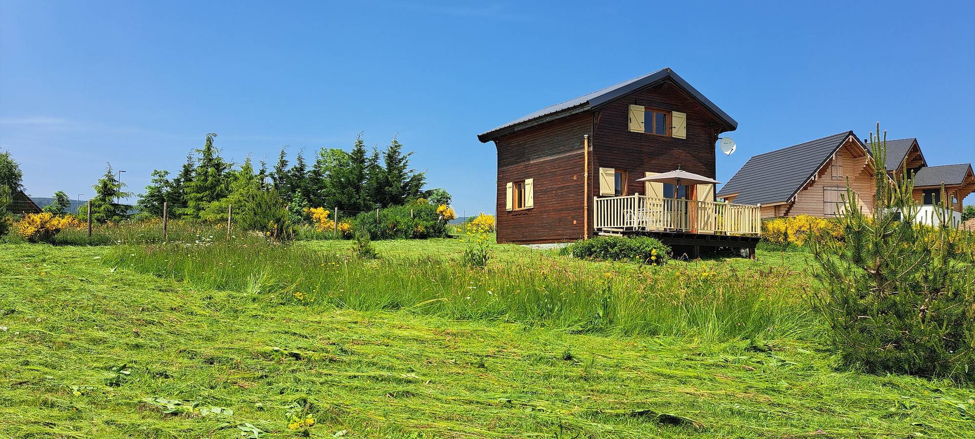Chalet 'En Bois Tout Confort' avec vue sur montagne, terrasse privée et jardin privé in L'Espérou, Val-d'Aigoual