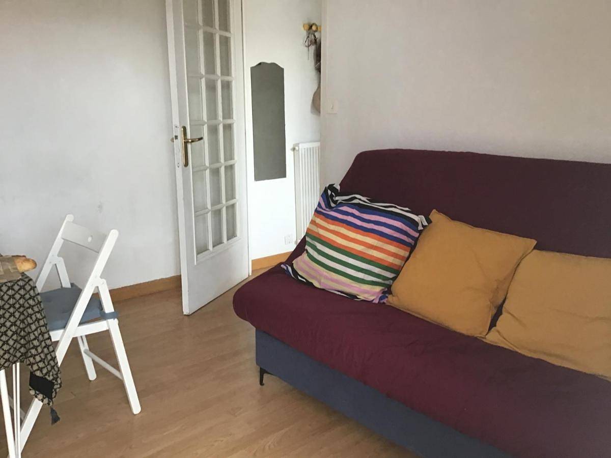 Chambre hôte près du ferry et de la mer confort wifi télé cuisine petit déjeuner logement independant in Ouistreham, Région de Caen