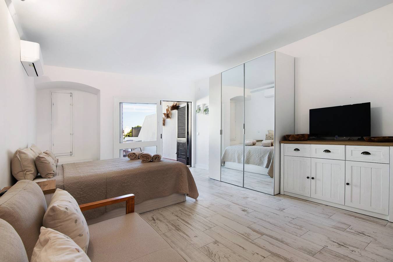 Studio entier, White Studio & Terrace in Albufeira, District de Faro