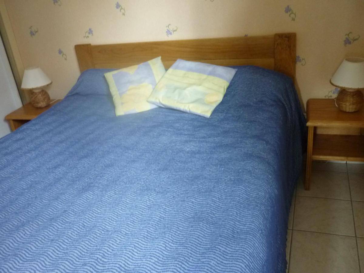 Appartement entier, One-Bedroom Apartment in Vic-sur-Cère, Région d'Aurillac