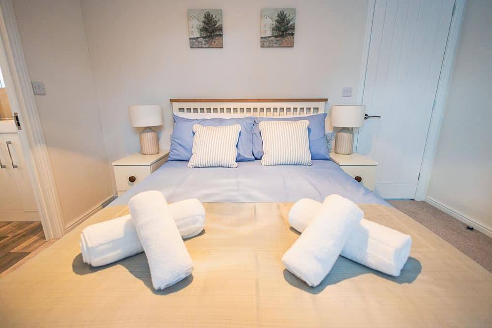 Shearwater - A luxury front line lodge on  Sandhills Holiday Park Mudeford in Mudeford, Christchurch
