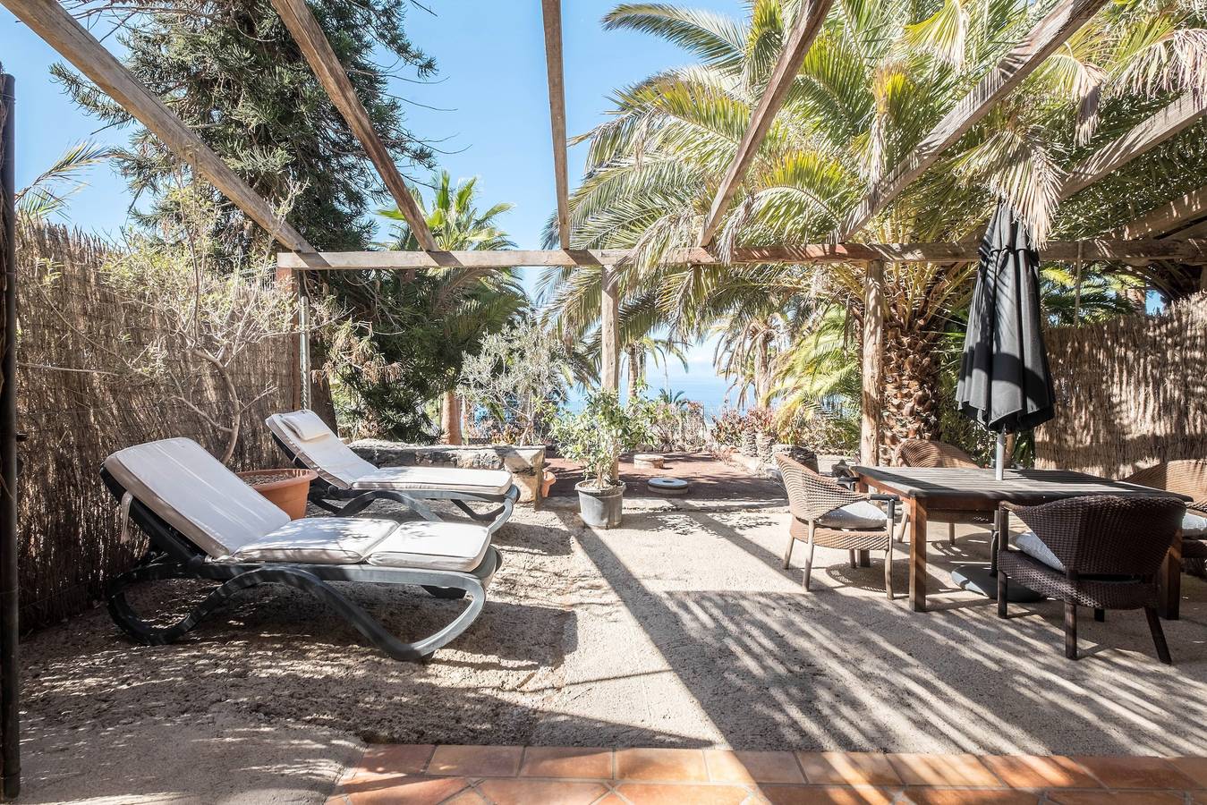 Apartamento entero, Acogedor apartamento "Flamboyán" con vistas al mar, piscina, Wi-Fi in Adeje, Tenerife Sur