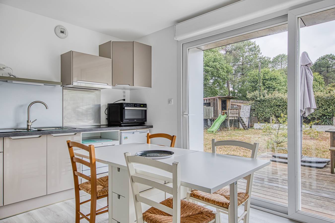 Studio entier, Studio 'Judicaelle' avec terrasse privée, jardin partagé et Wi-Fi in Lège-Cap-Ferret, Région d'Arcachon