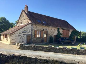 Gîte pour 7 personnes, avec jardin et vue, adapté aux familles à Parnac