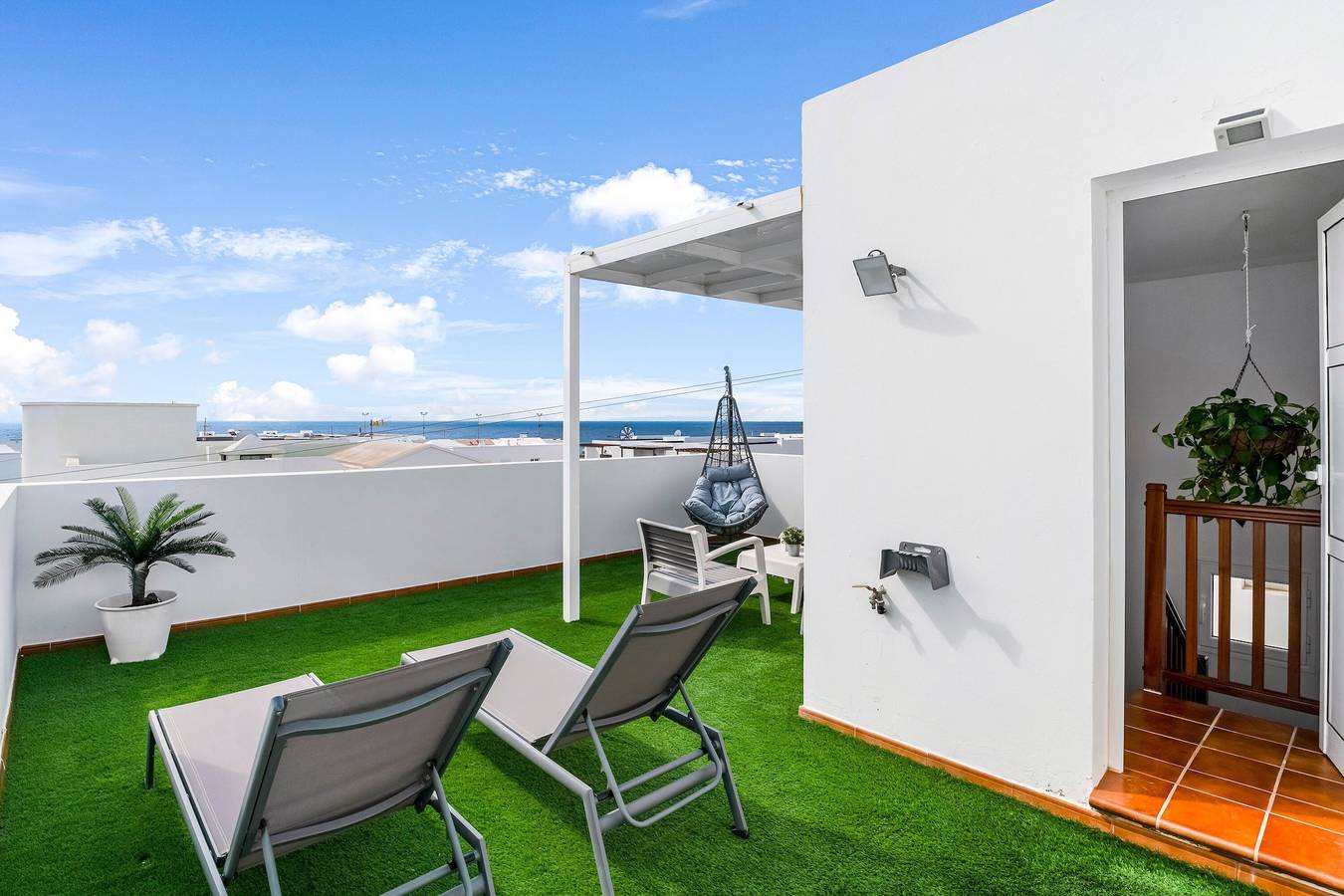 Maison de vacances Casa Alvaria avec vue sur mer et montagne, Wi-Fi et terrasses in Punta de las Mujeres, Haría
