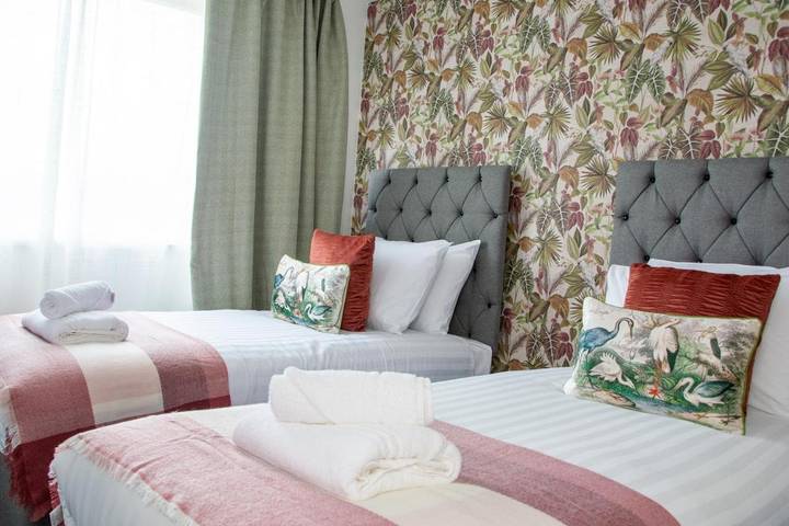 Holiday rental for 6 people, with terrace and view, child-friendly in Tewkesbury