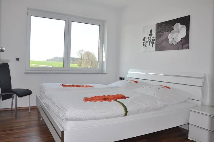 Ferienwohnung für 4 Personen, mit Balkon und Sauna sowie Garten in Bad Waldsee - 3