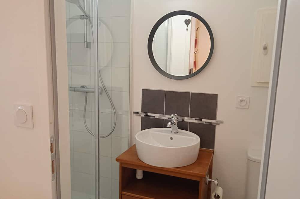 Entire apartment, Studio Voute Atypique in Murol, Volcans d'Auvergne Regional Nature Park