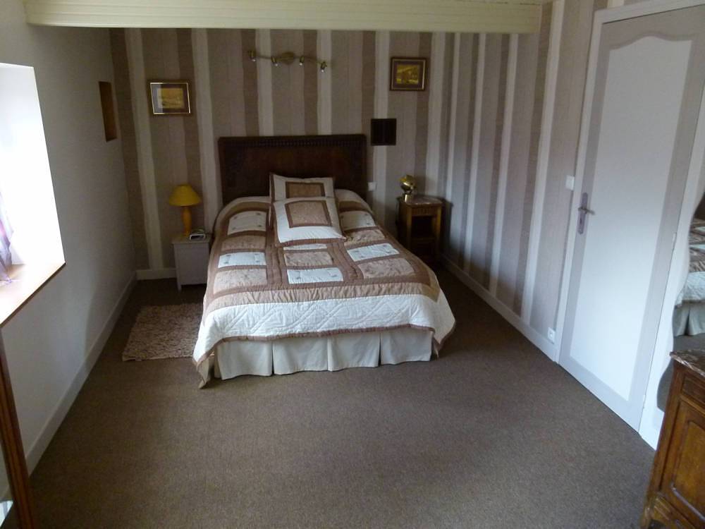 Hôtes Sweet Home - Chambre Ludmila in Saint-Cyr-les-Colons, Région d'Auxerre