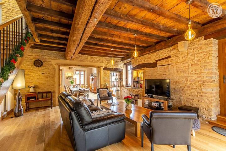 Gîte pour 15 personnes, avec jardin et balcon dans La Roche de Solutré - 2