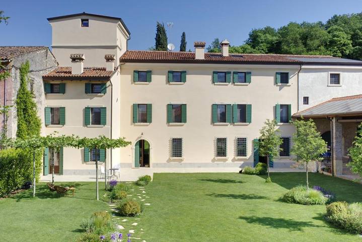 Casa vacanza per 2 persone, con piscina e panorama nonché giardino e sauna in San Martino Buon Albergo