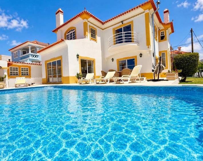 Location de vacances pour 8 personnes, avec Balcon et Terrasse ainsi que Jardin et Piscine à Mafra