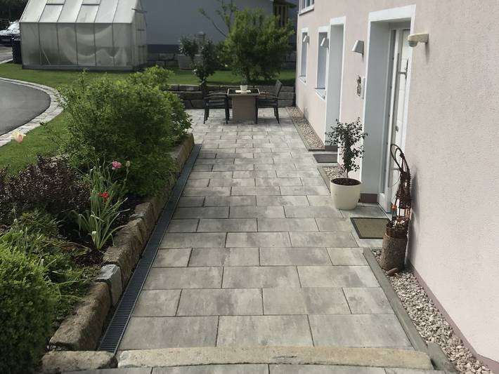 Ferienwohnung für 3 Personen, mit Balkon/Terrasse und Terrasse, kinderfreundlich in Bad Endorf - 2