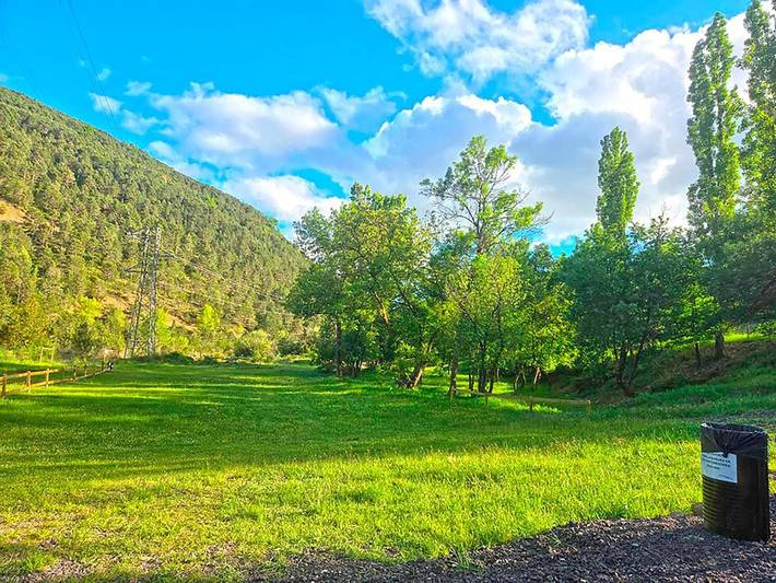 Location de vacances pour 4 personnes, avec jardin et piscine, animaux acceptés à Castiello de Jaca