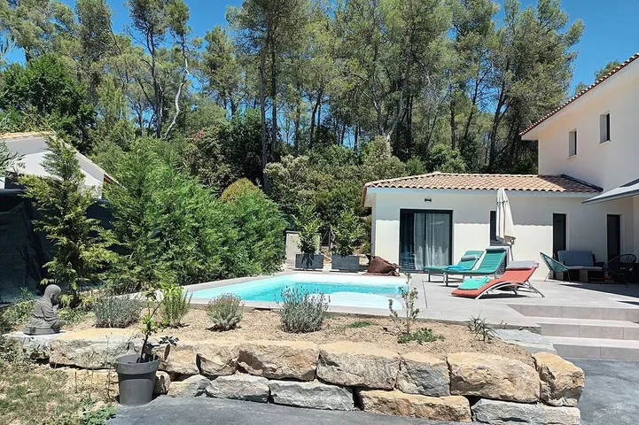 Villa pour 8 personnes, avec piscine - 1