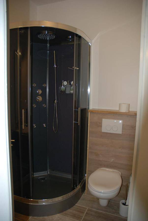 Budget Double Room in Dohan, Bouillon