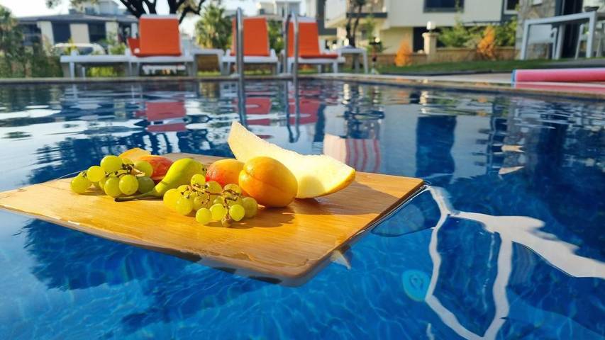Villa pour 10 personnes, avec piscine et jardin, adapté aux familles à Kusadasi