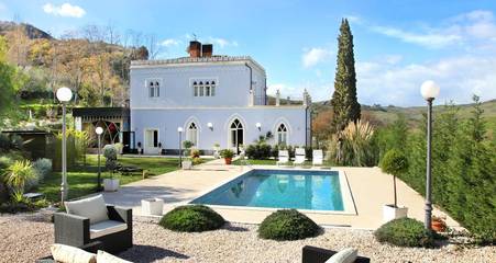 Gîte pour 10 personnes, avec jardin et terrasse à Francavilla di Sicilia