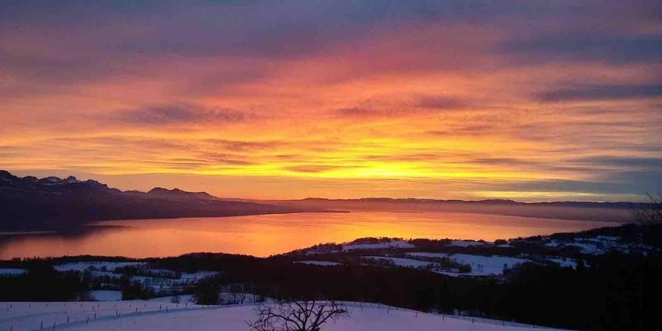 Location de vacances pour 5 personnes, avec Terrasse ainsi que Vue sur le lac et Vue