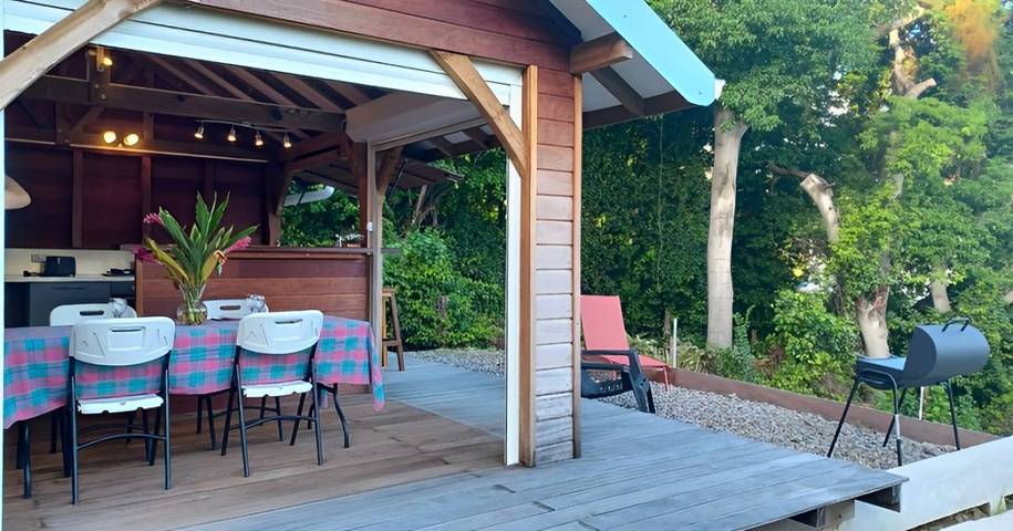 Gîte pour 2 personnes, avec terrasse ainsi que piscine et jardin en Martinique - 4
