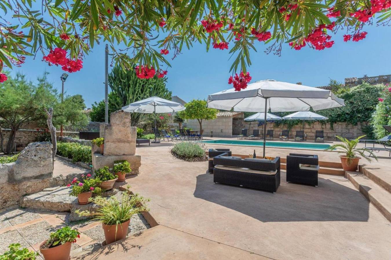Habitación Triple con piscina compartida, Wi-Fi y aire acondicionado in Sineu, Interior de Mallorca