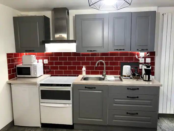 Studio entier, Studio 'La Noisette' avec terrasse privée, jardin privé et Wi-Fi in Équemauville, Région de Lisieux