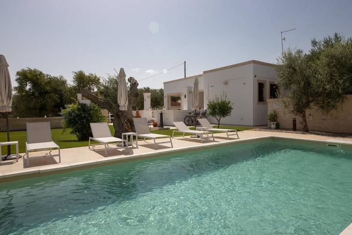 Gîte pour 6 personnes, avec jardin à Ostuni