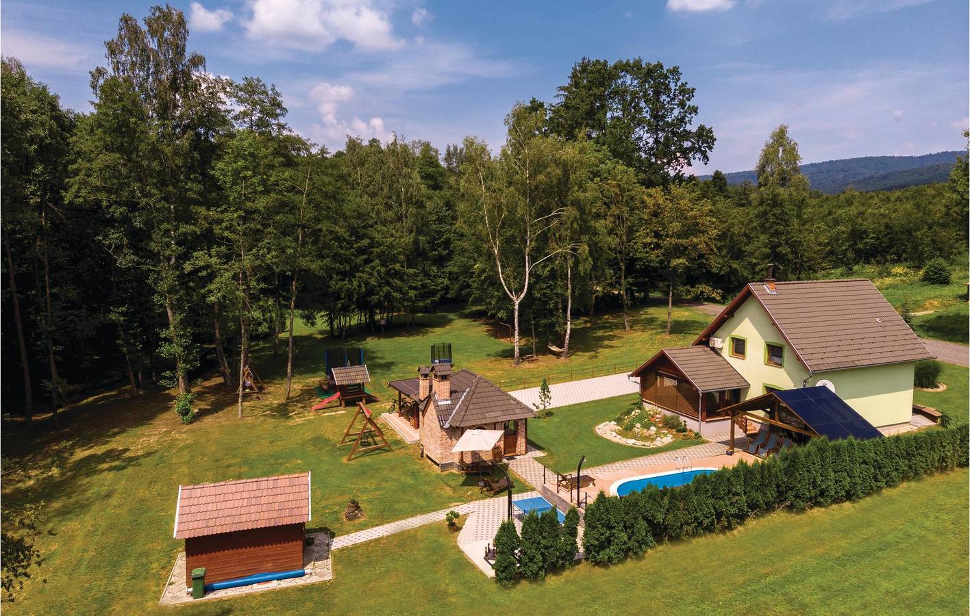 Gemütliche 2-Zimmer-Wohnung mit Pool, Terrasse und WLAN in Pozega-Slawonien