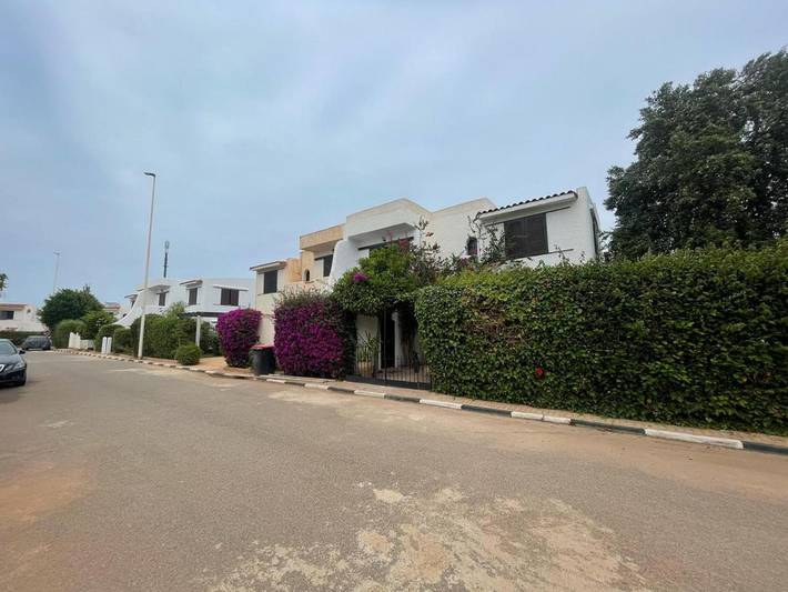 Villa pour 13 personnes, avec vue ainsi que terrasse et jardin