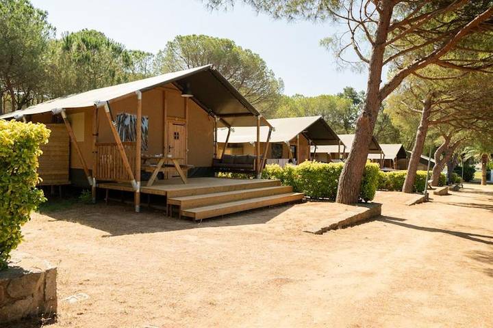 Camping pour 4 personnes, avec Terrasse ainsi que Jardin et Piscine à Palamós