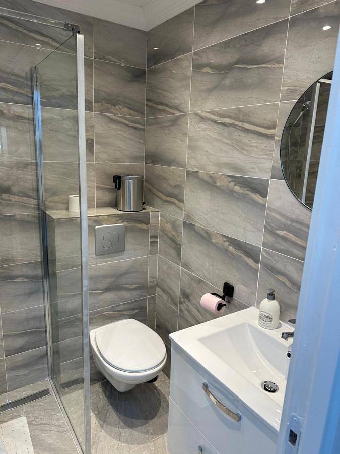 Appartement entier, One-Bedroom Apartment in Aiguebelle (Savoie), Région de Saint-Jean-de-Maurienne