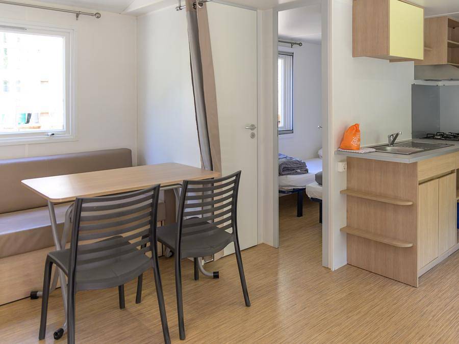 Camping Le Mas Fleuri - Mobilheim 6 personen - Mobilheim Riviera 29m² - 2 Schlafzimmer + 1 Schlafsofa -. in Sospel, Mittelmeerküste (Frankreich)