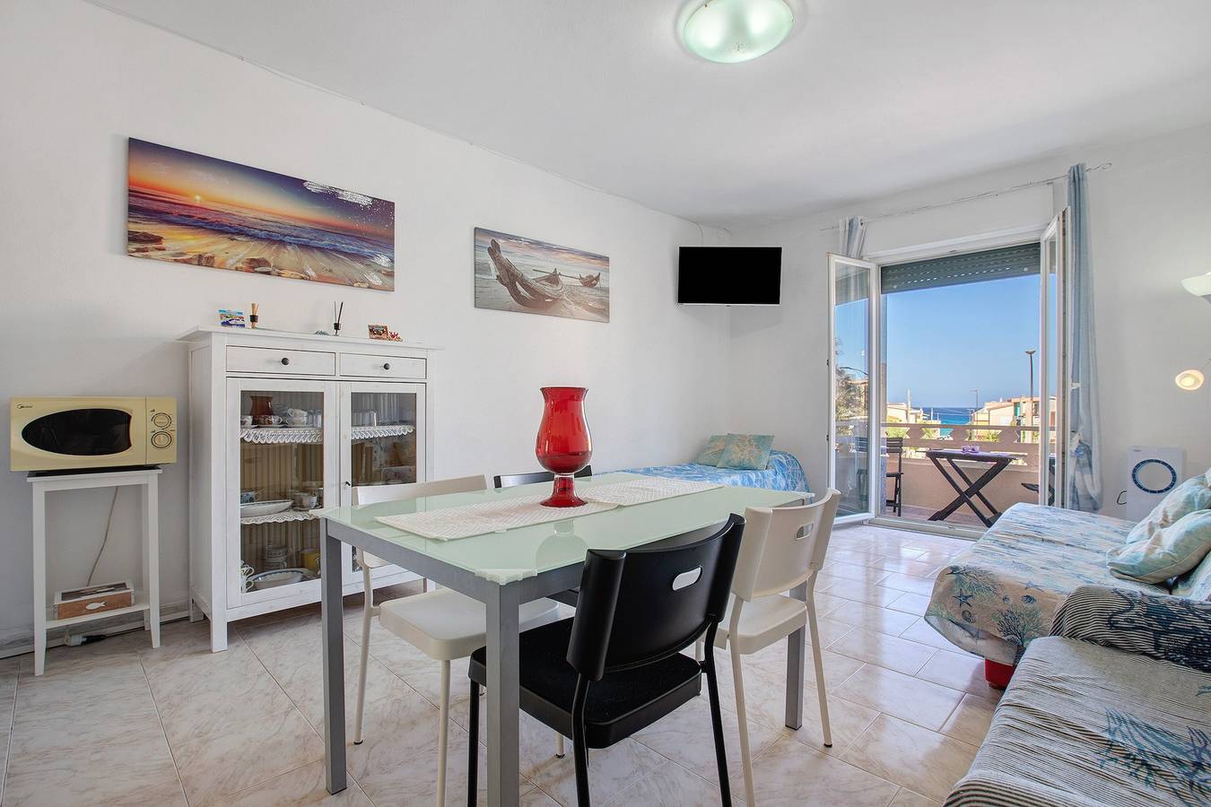 Ferienhaus 100 m vom Strand mit privater Terrasse, Balkon und Klimaanlage in Lu Bagnu, Castelsardo