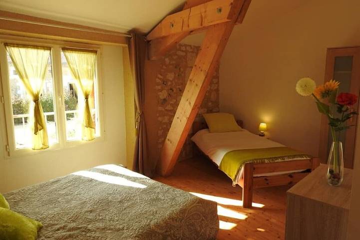 Location de vacances pour 15 personnes, avec jardin et piscine à Manzac-sur-Vern - 2