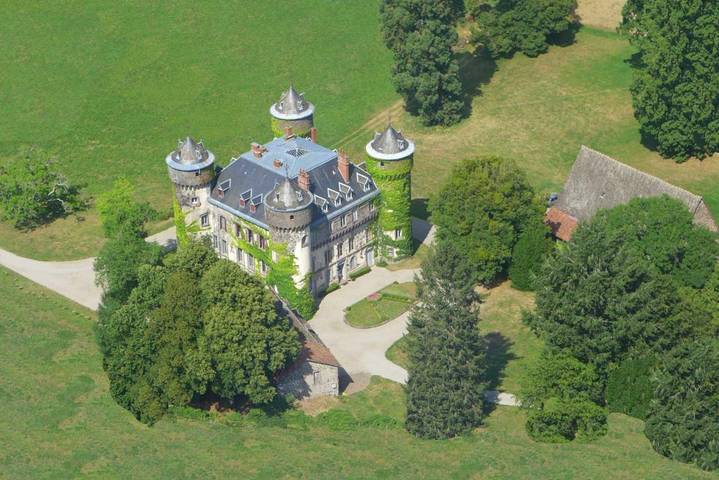 Chambre d’hôte pour 5 personnes, avec jardin ainsi que vue et piscine dans le Cantal - 2