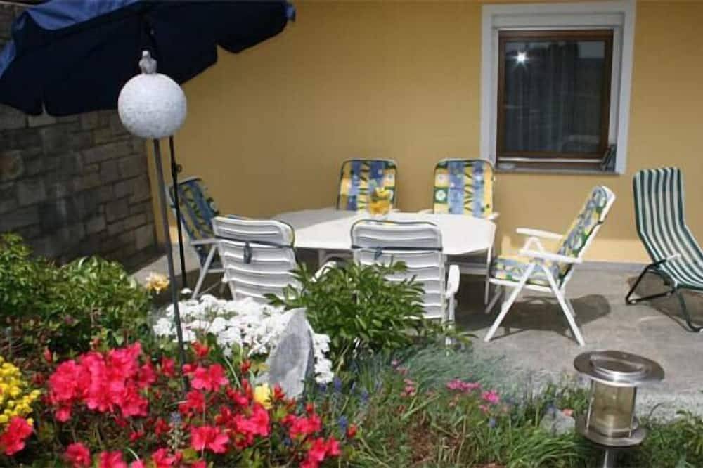 Ganze Wohnung, Geräumige und ebenerdige Ferienwohnung (70qm) mit Pool und Terrasse in Wegscheid, Passauer Land