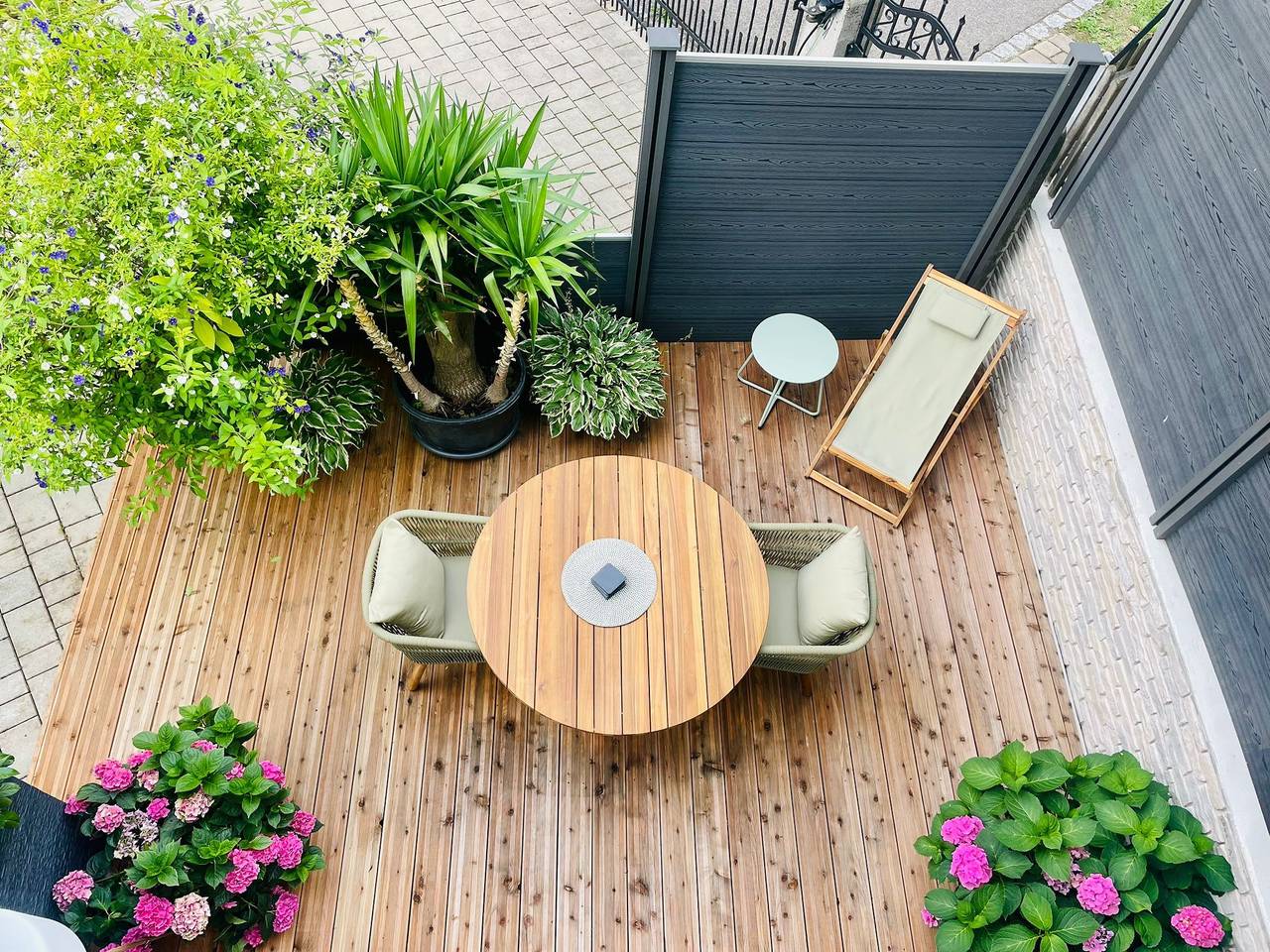 Apartment im Weinparadies - Modernes Apartment (40 qm) mit eigener Terrasse im mediterranen Garten in Weigenheim, Fränkisches Weinland
