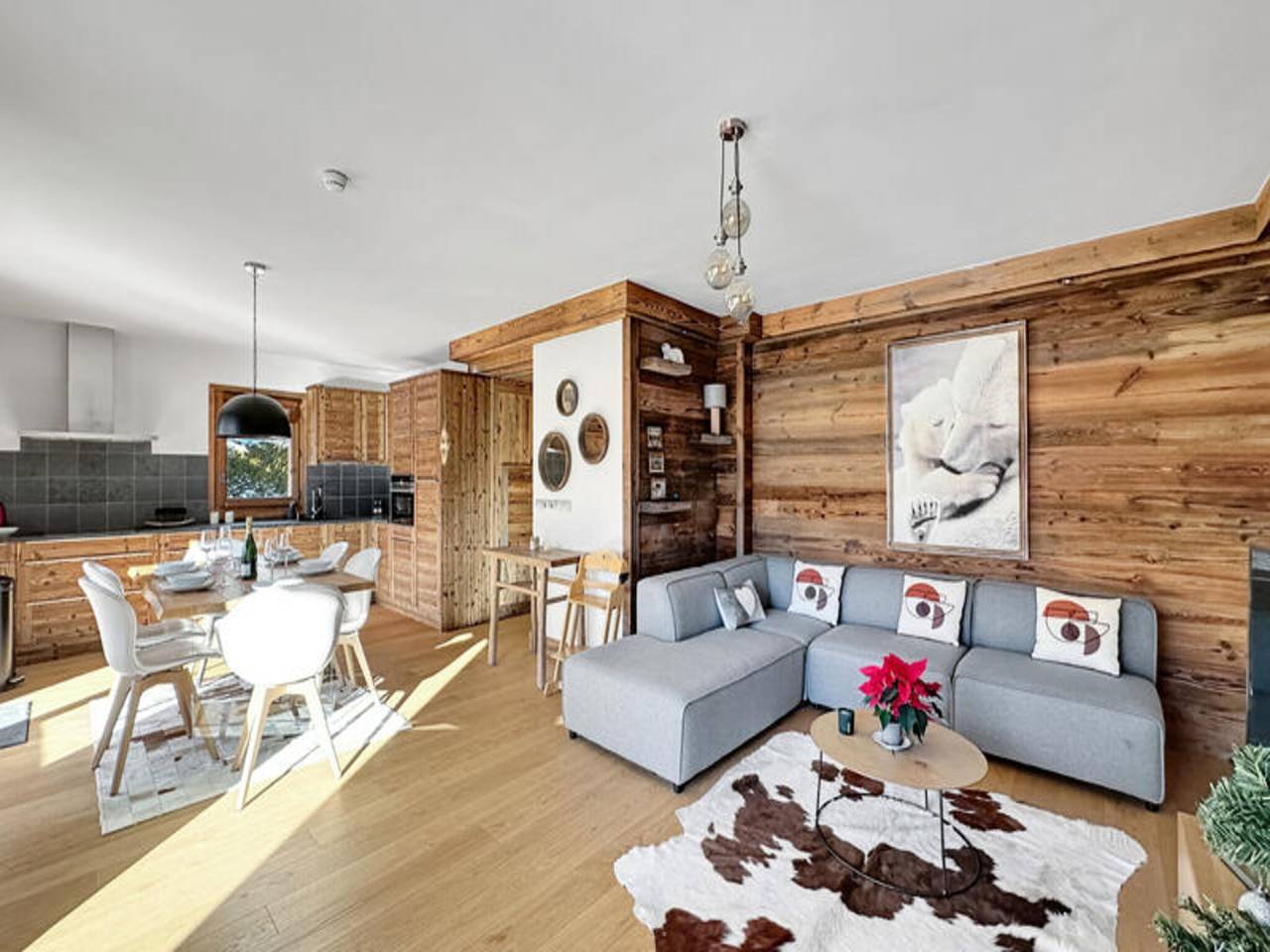 Ganze Wohnung, Ferienwohnung in Les Carroz mit Pool und Spa in Les Carroz, Arâches-la-Frasse