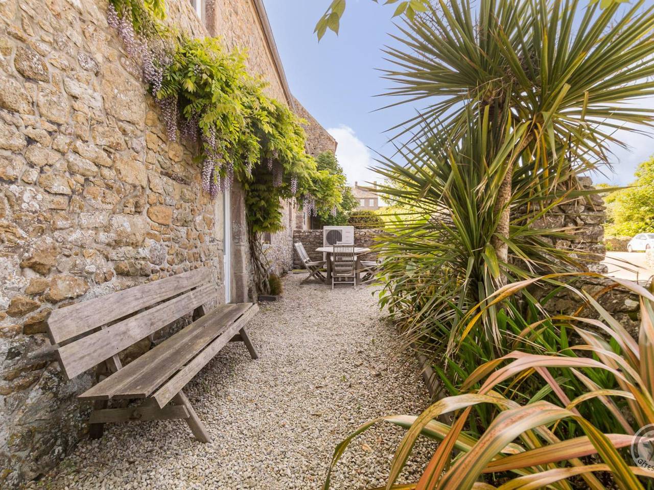 Casa espaciosa en La Hague: 10 pers, 4 hab, jardín privado, cerca del mar in Saint-Germain-des-Vaux, La Hague