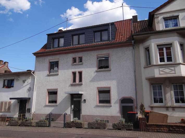 Ferienwohnung, mit Terrasse und Garten sowie Ausblick in Saarbrücken