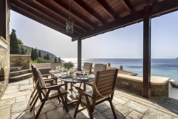 Location de vacances pour 7 personnes, avec jardin et terrasse dans Andros