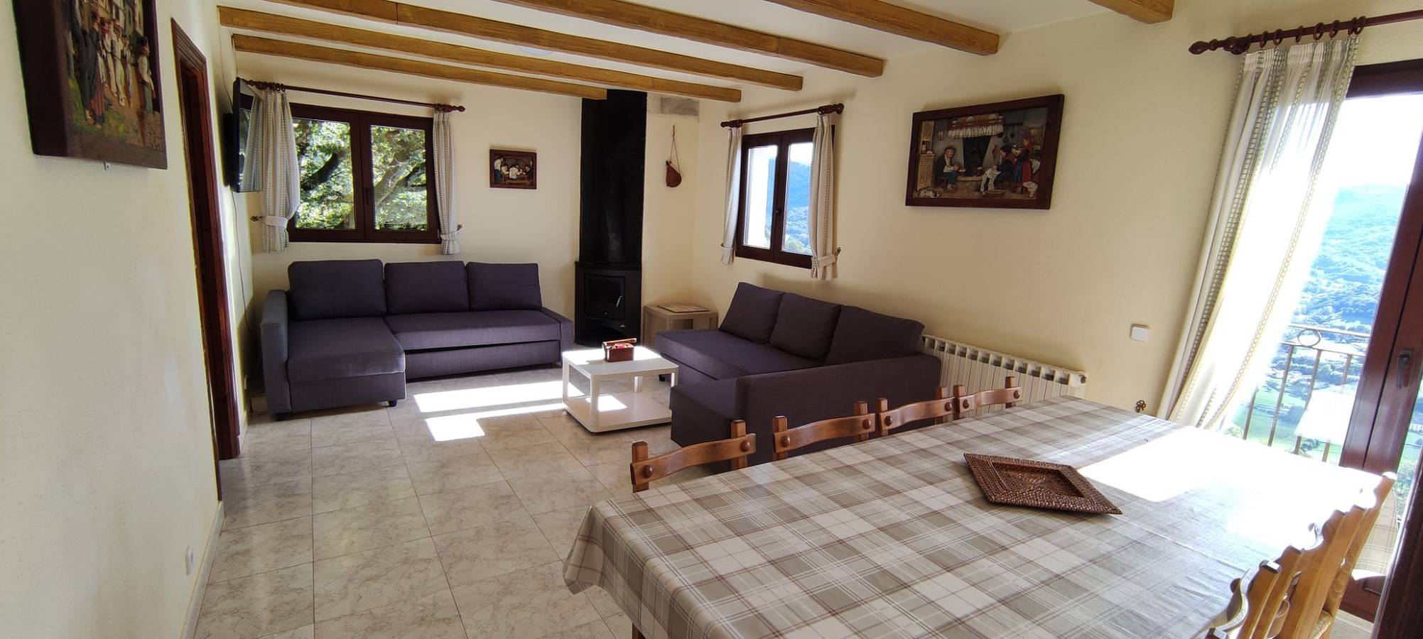Country House 'Autxikoborda I' with Mountain View, Private Garden and Wi-Fi in Baztan, Spanish Pyrenees