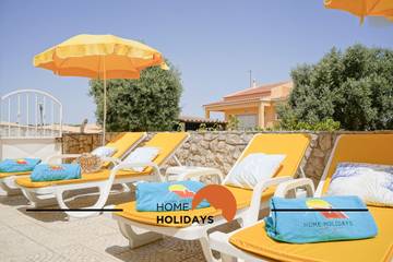 Vacation House for 6 Guests in Olhos de Água, Algarve, Picture 1
