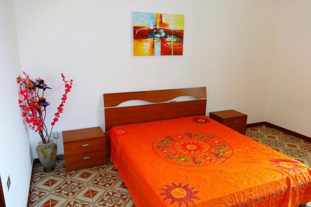 Entire apartment, Apartment from 3 to 6 places at 220 meters sand Lido Marini in Lido Marini, Gulf of Taranto