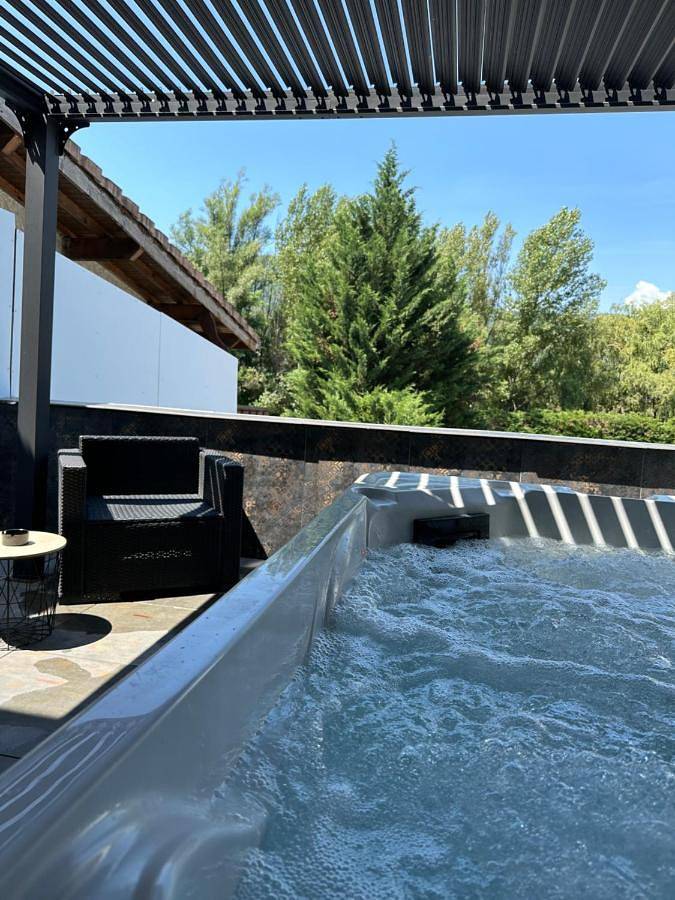 Hôtel pour 4 personnes, avec vue ainsi que piscine et terrasse, animaux acceptés à Tallard - 4