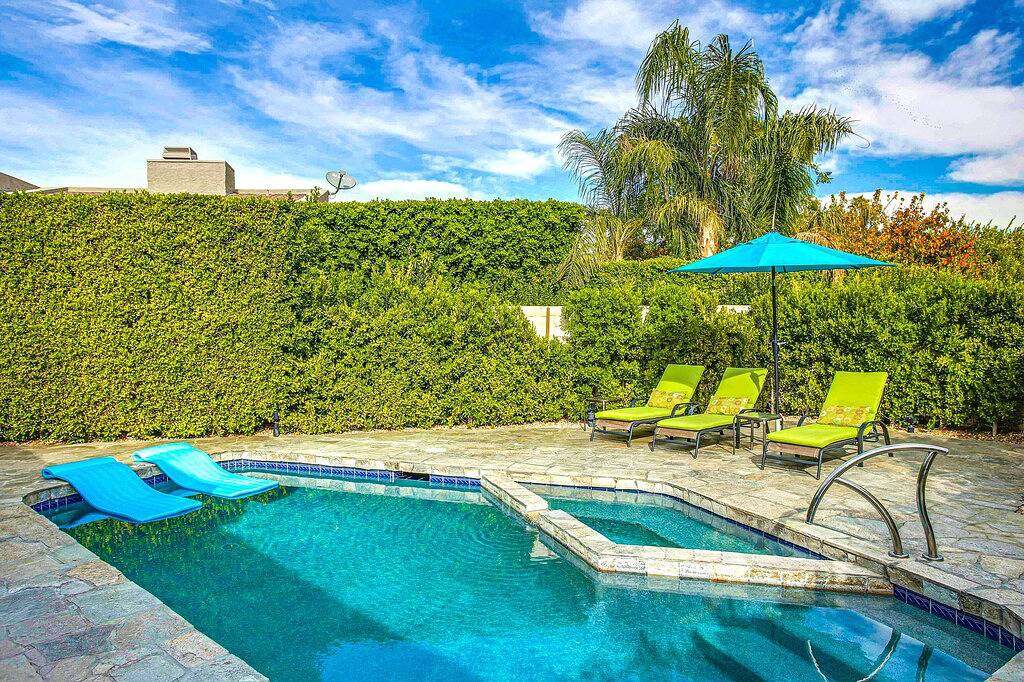 Vacation Apartment for 4 Guests in Palm Springs, Coachella Valley